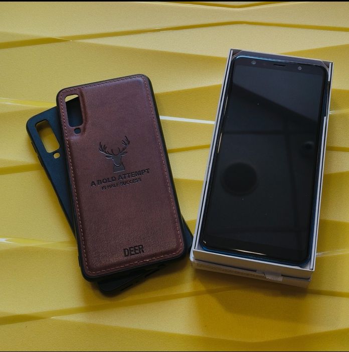 Продавам Samsung Galaxy A7 2018 / SM-A750FN / Dual SIM / Перфектно състояние + 2 кейса