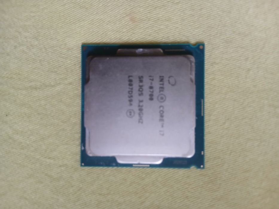 I7 8700 ne atins