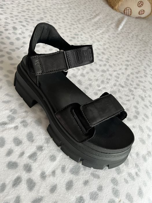 Дамски сандали UGG