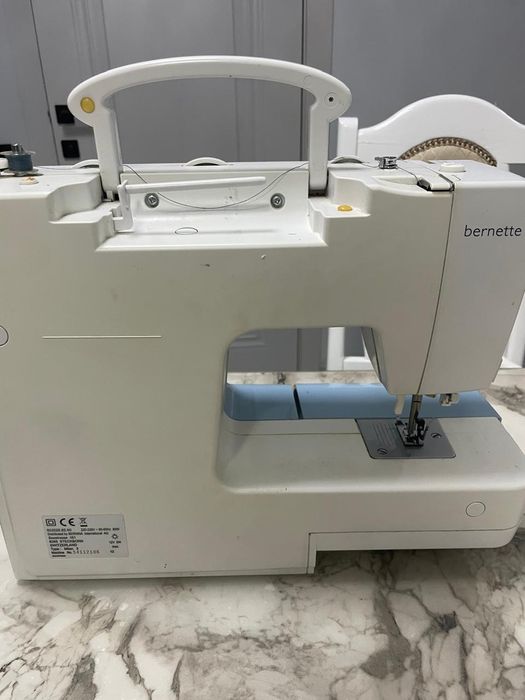 Продаётся швейная машинка