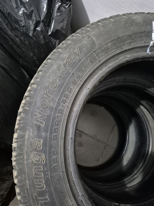 Комплект зимних шипованных резин 15