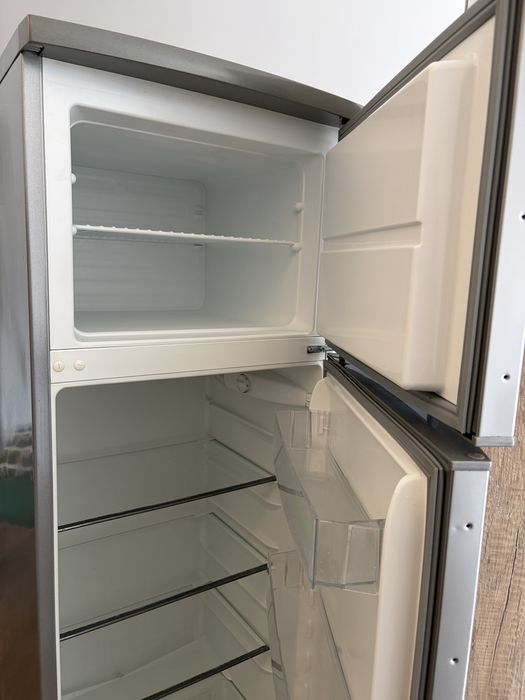 Хладилник с камера Electrolux