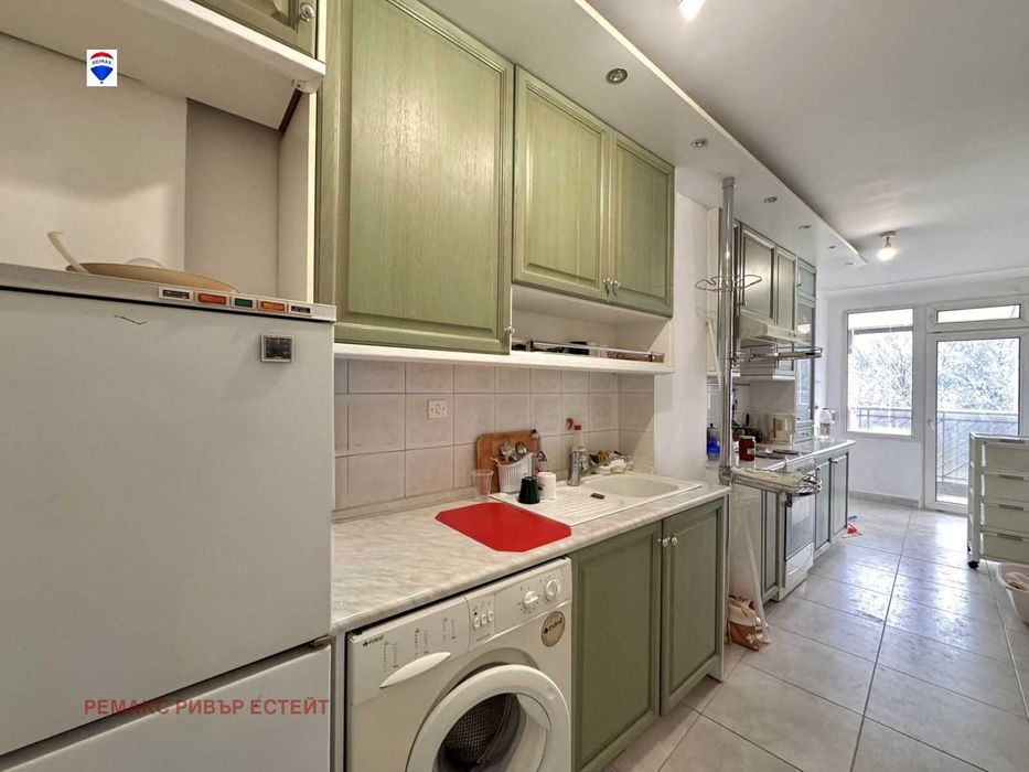 Тристаен апартамент за продажба кв. Ялта