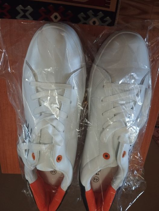 Крассовки   размер 44.