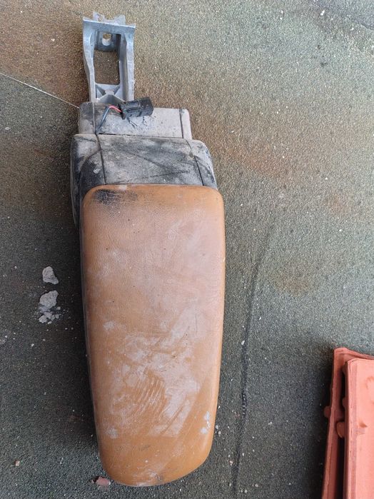 Ауди а3 8л 1999 Сд чейнджър подлакътник за Ауди В6 и стопове е30