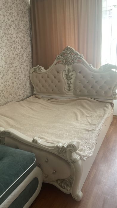 Спальный гарнитур сатылады.  Спальный 200*220