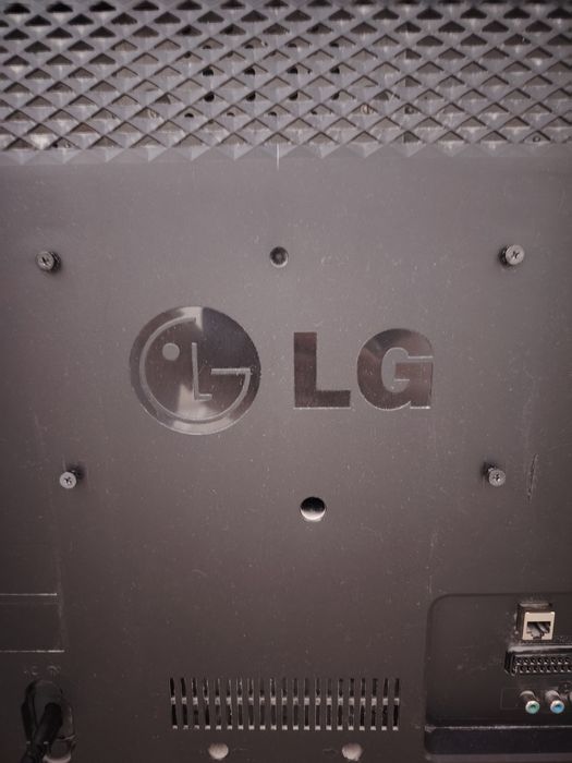 Телевизор LG, диагональ 32