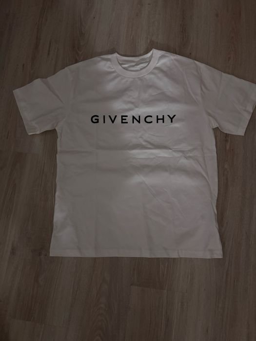 футболка givenchy, размер М, по факту L