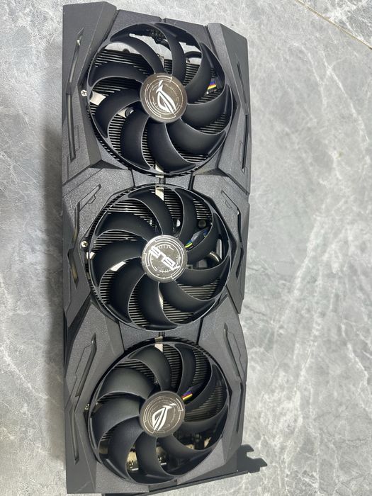 Видеокарта  Radeon RX 5700 XT STRIX