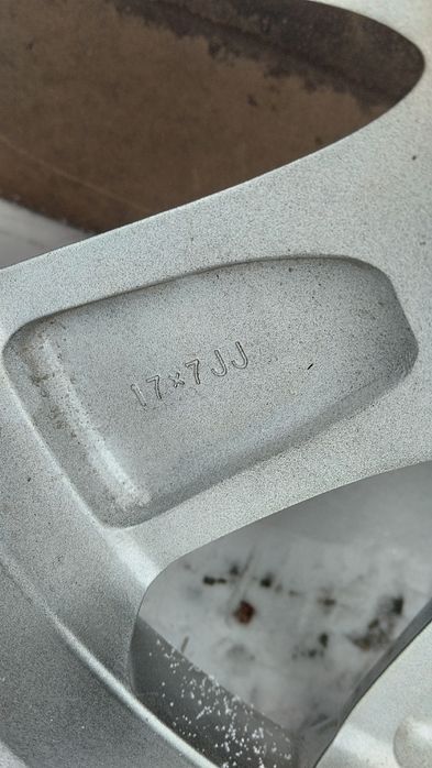 Диск с резиной R 17  Toyota
