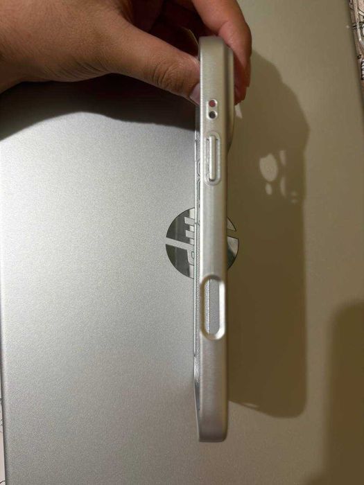 Iphone 16 pro max chexol