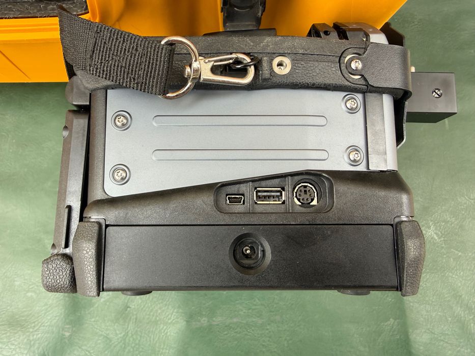 Fujikura 90S+ – Професионален оптичен сплайсер | Пълен комплект