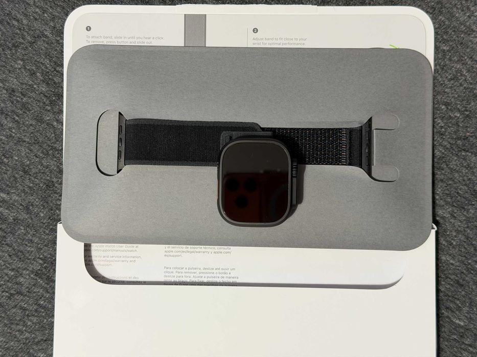 Apple Watch Ultra 2 Black Titanium 49mm Trail Loop in garantie
