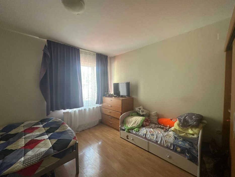 Апрартамент с три спални, 2 санитарни възела  и гараж