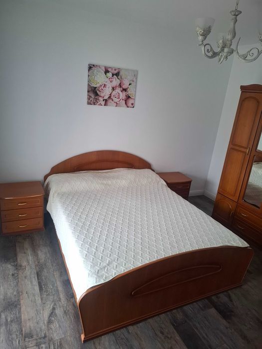 Vand dormitor din lemn