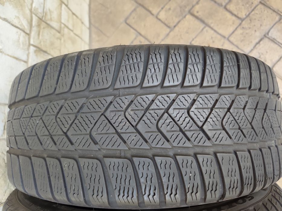 Зимни гуми PIRELLI 215/40/18 Sottozero 3 2154018