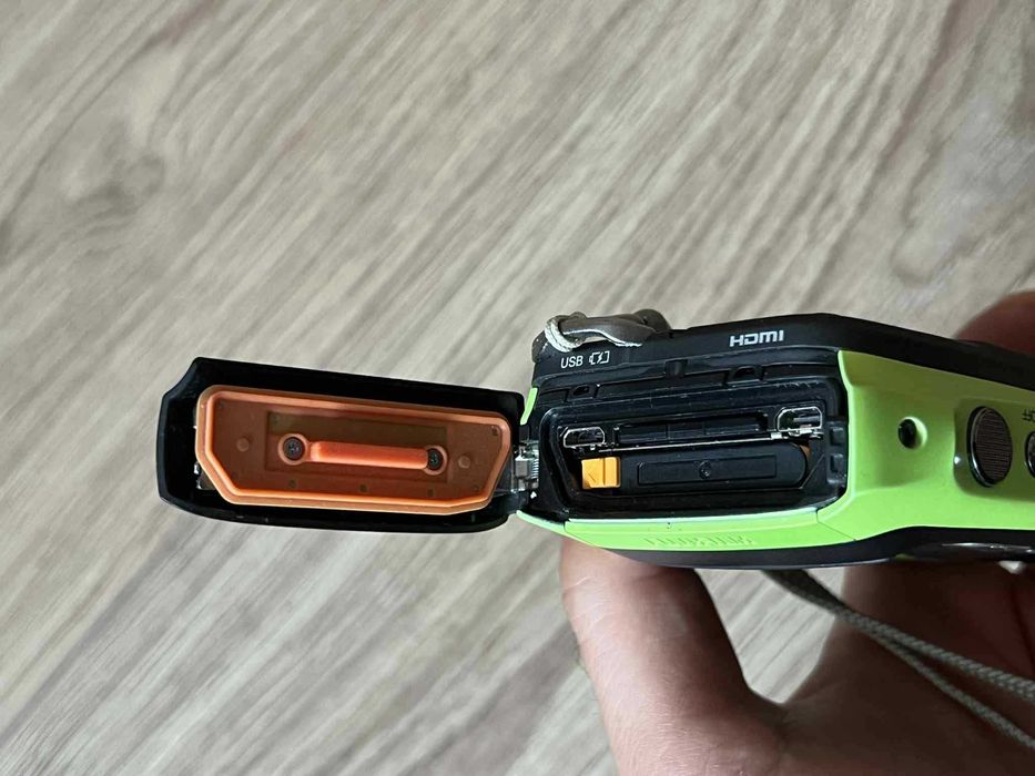 FUJIFILM FINEPIX XP90 aparat foto rezistent socuri/apa,printeaza data