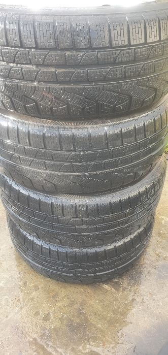 Vând jante aluminiu și anvelope  225/50/R17 M+S,și box auto... FOTO