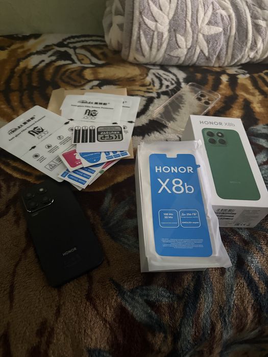 Продам телефон Honor x8b