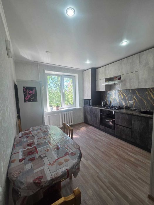 Продам 3- х  квартиру р-н Сити Молла