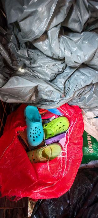 Vând haine/incaltaminte