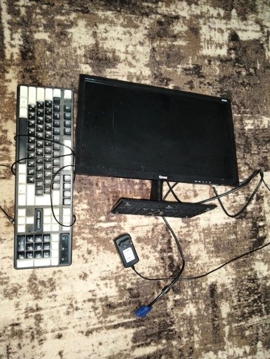 Продам монитор, + в подарок