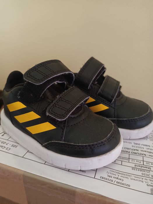 Pantofi adidas bebe 4 perechi 19-21