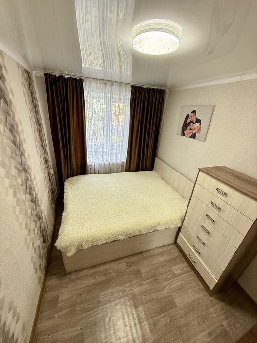 Продам двухкомнатную квартиру .