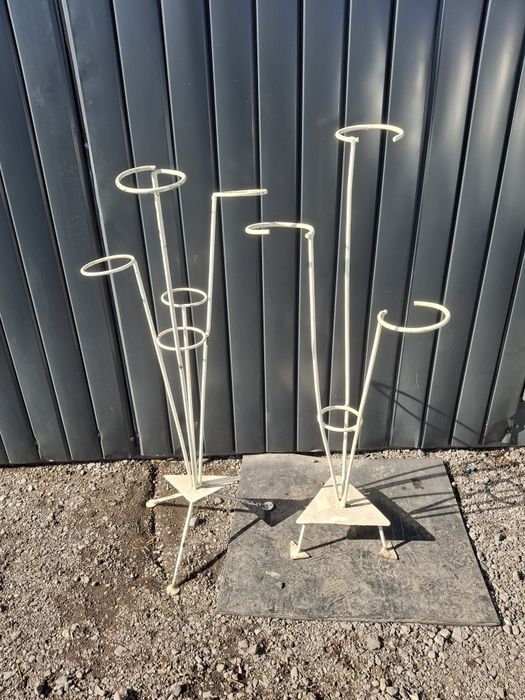 Поставка  для цветов