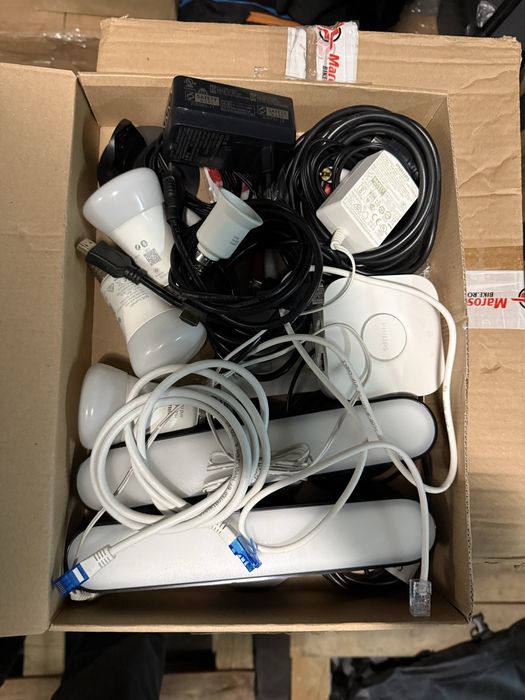 Philips hue + 3 becuri rgb + 2 lampi