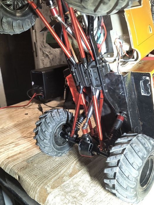Rc crawler катерач