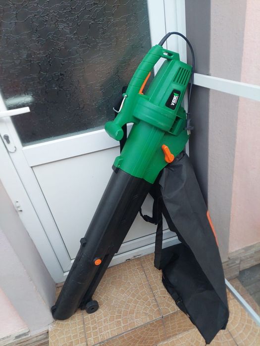 Aspirator, suflantă frunze/ trimăr electric/ foarfecă gard viu