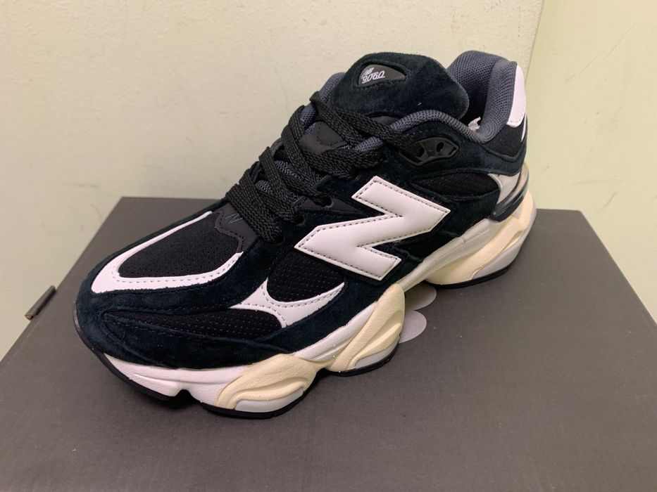 Нови дамски маратонки New Balance 9060 черно бели 38 номер