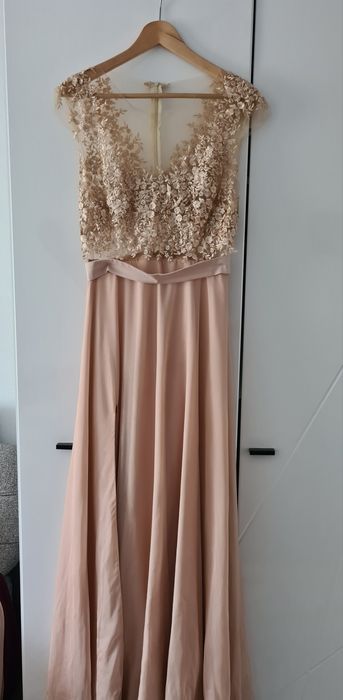 Vând rochie făcută pe comanda mărime M