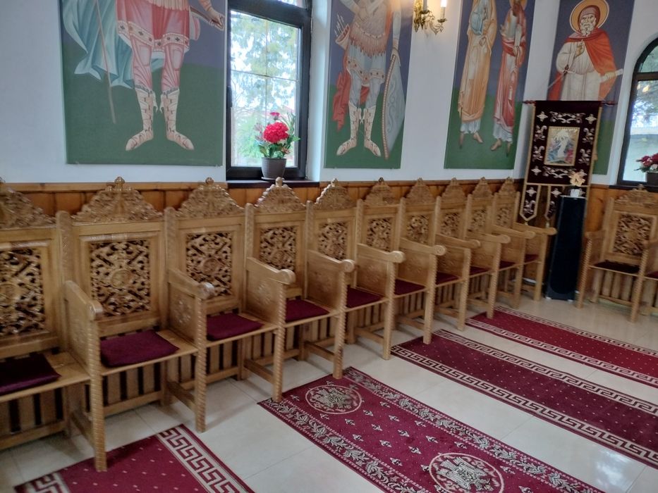 Străni enoriașii noi