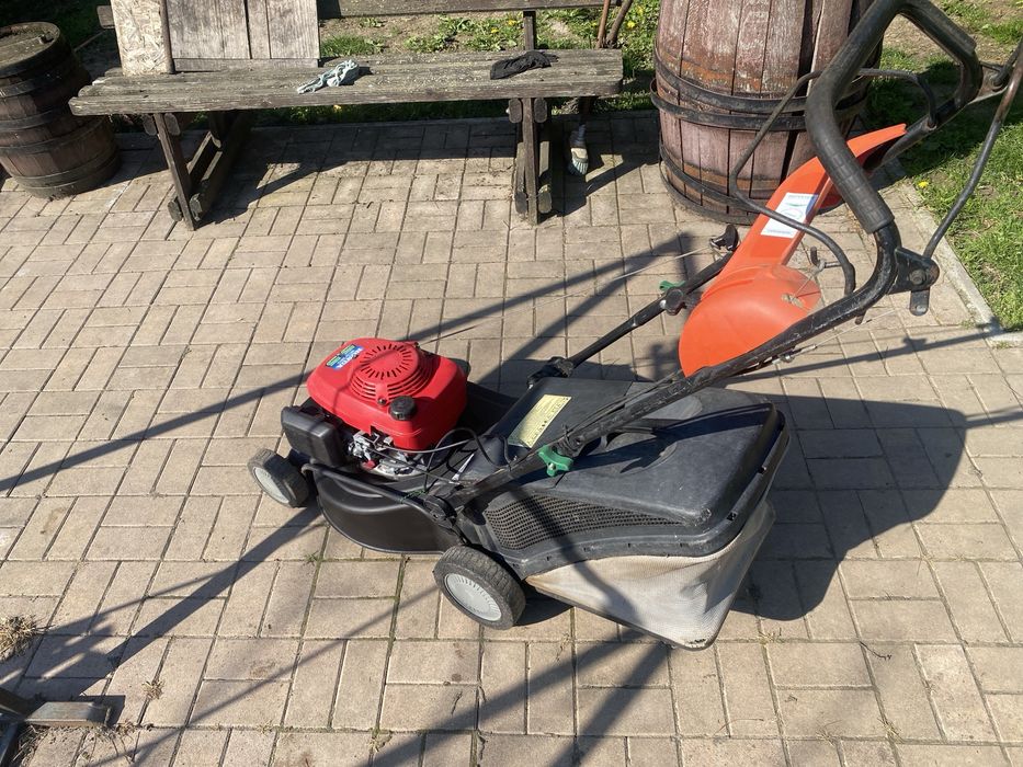 Masina de tuns iarba Honda 5 HP