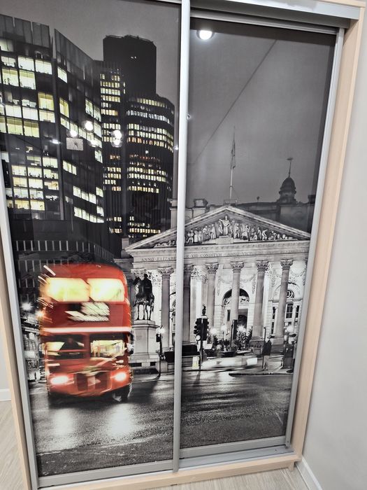 Срочно продаётся Шкаф-купе в очень хорошем состоянии