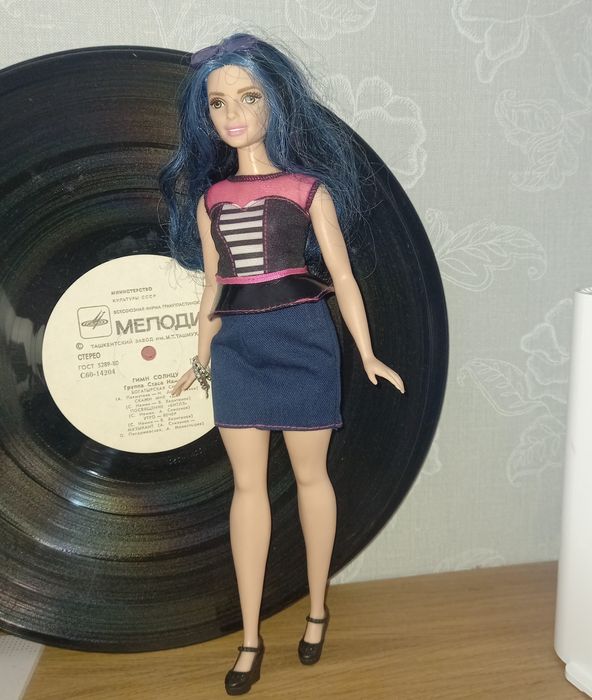 Кукла Барби оригинальная, пухленькая