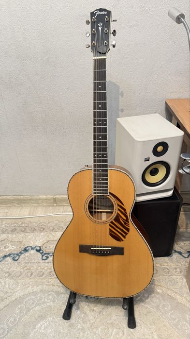 Электроакустическая гитара Fender PS-220e Parlor