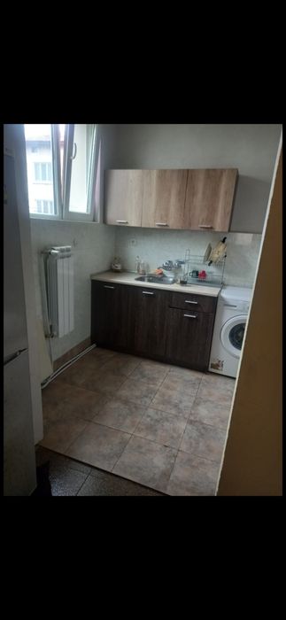 Дава се под наем Етаж от къща в Божурище - 100 кв.м за 561 € - Снимка #1