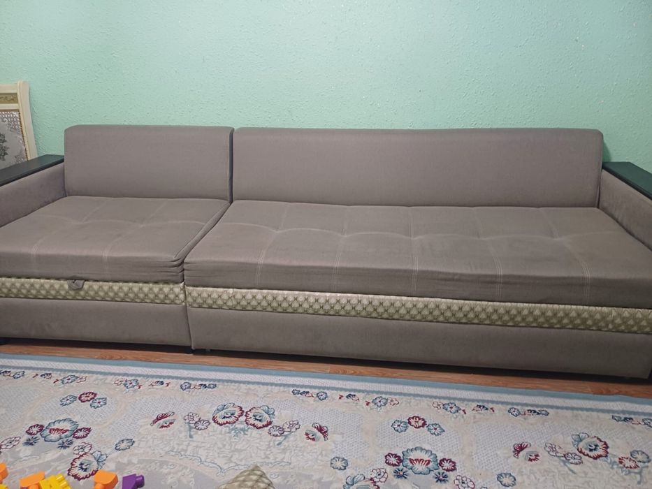 Диван в хорошем состояний
