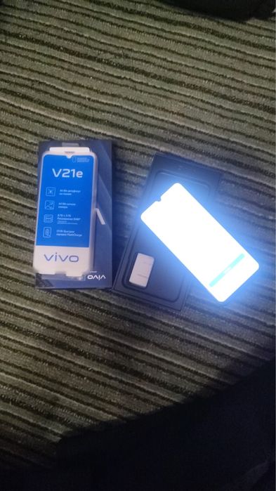 Телефон vivo 21e