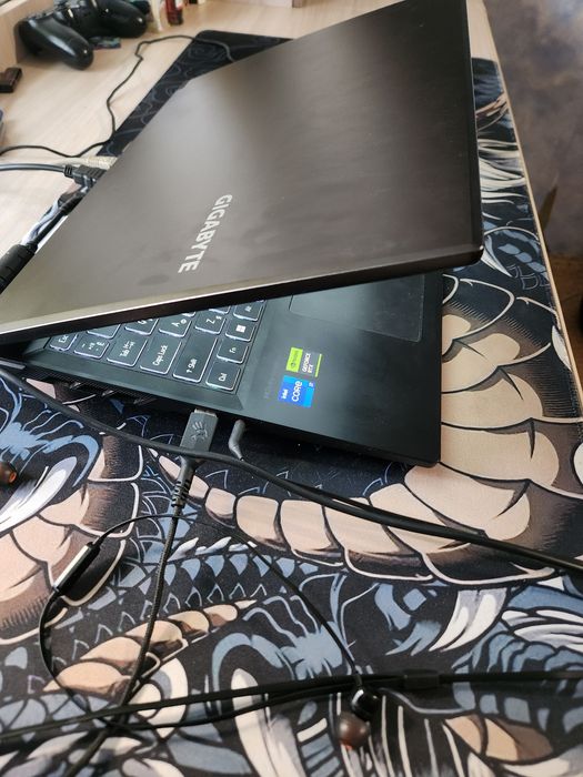 Продам игровой ноутбук GIGABYTE G6X