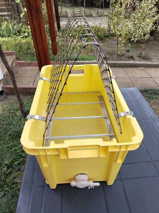 Вана за разпечатване на пчелни пити