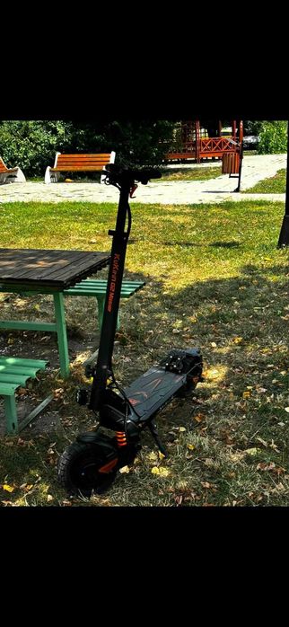 Продавам електрическа тротинетка KuKirin G2 Master