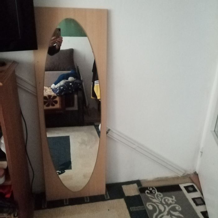 Oglinzi apartament și baie