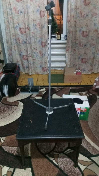 Стойка микрофона (Tesla)