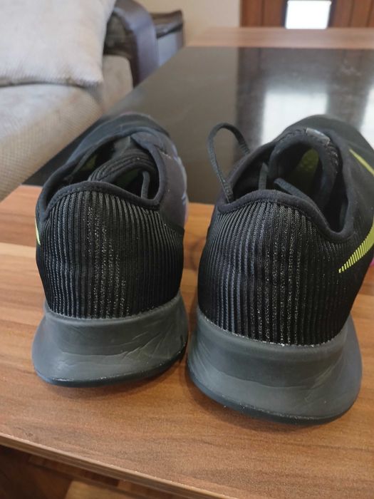 Маратонки nike 43 номер