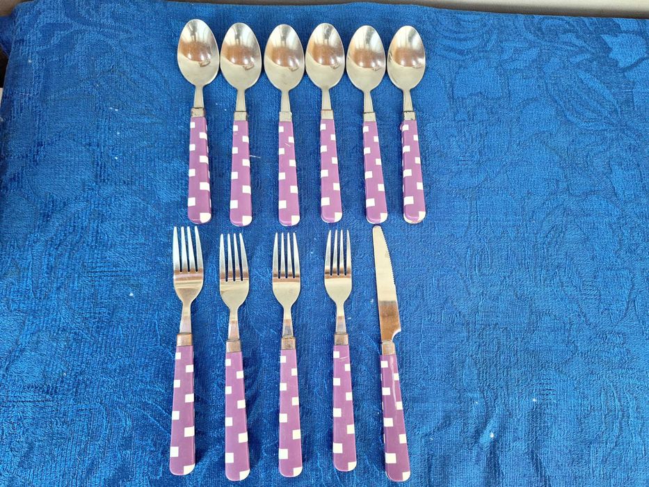 Set tacamuri 11 piese, inox - plastic