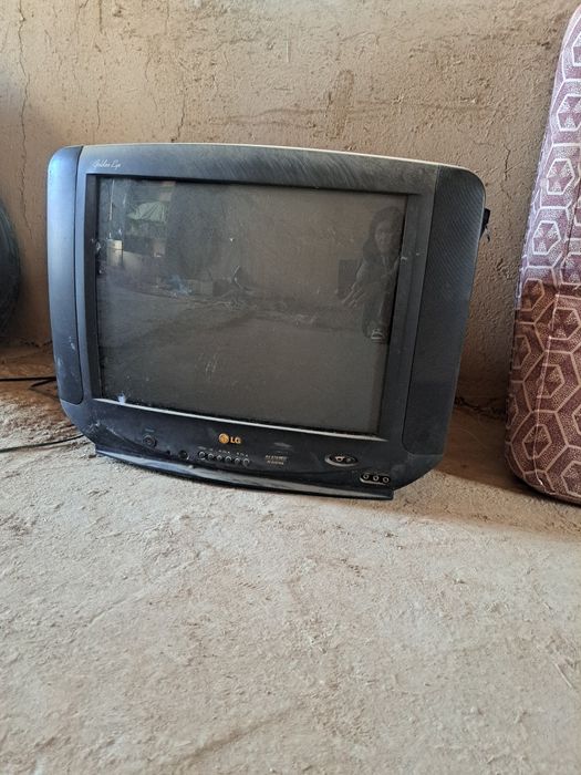 Shkaf stenka televizor Б/У sotiladi